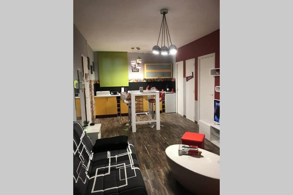 Appartement Style Pop Art Avec Garage Centre Historique בזייה מראה חיצוני תמונה